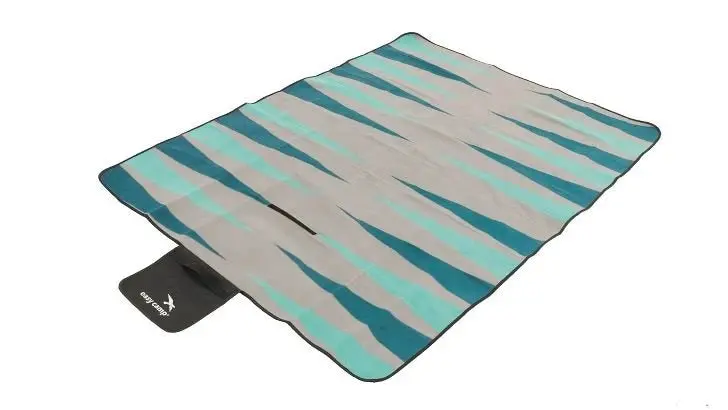 Backgammon-Themed Picnic Rug For Outdoor Games 1