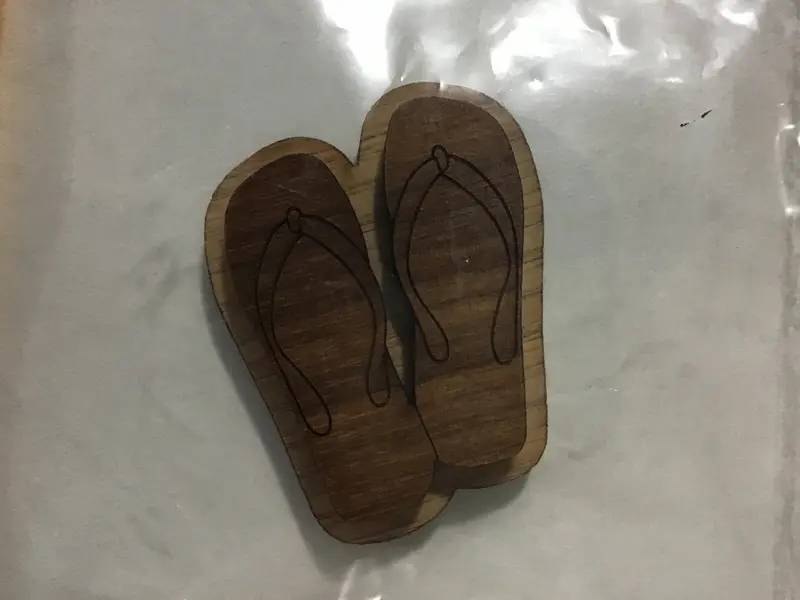 Flip-Flop Silhouette Oak Plaque 1